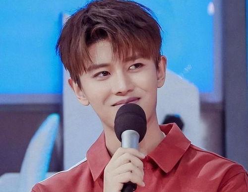 娱乐吃瓜君任嘉伦,娱乐吃瓜界的“瓜王”传奇  第3张